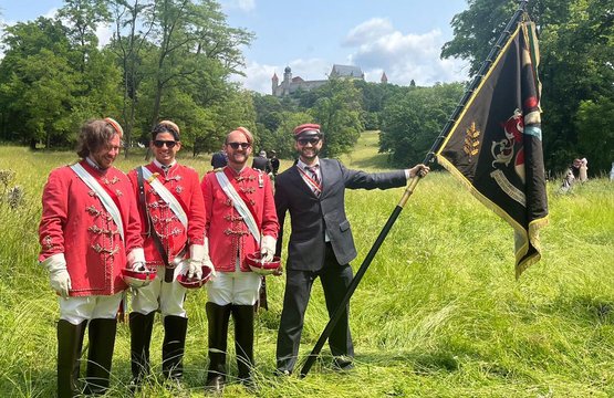 Unsere Chargia for der Feste